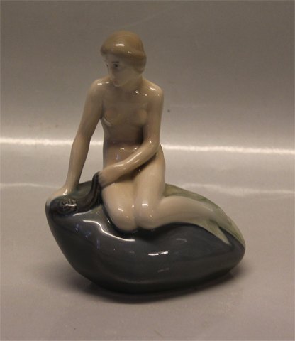 Royal Copenhagen figurine 5689 ?RC The Little Mermaid Edvard Eriksen 14 cm (159) 
Small Version

