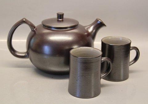 Tea set L. Hjort Bornholm Art Pottery Tea pot and 6 mugs