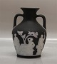 Klassisk Wedgewood vase I sort og hvid 15.5 cm