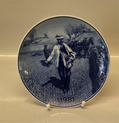 Tove Svendsen Farm plates 19.5 cm