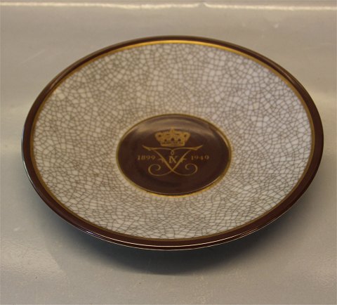 B&G Porcelain B&G 448 / k Tray commemorating 50 years of Frederik IX 1899-1949  
21.5cm
