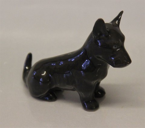 B&G figure B&G 2170 Siddende Skottehund 7,5 x 9 cm 
