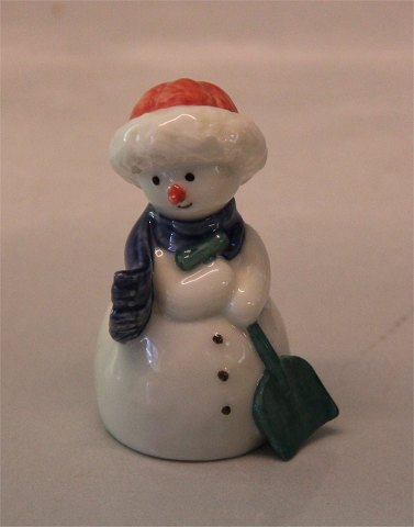 Royal Copenhagen figurine 0769 RC Snowman, Mother with shovel, 7 cm Winther 
series figurine (1021769) Sven Vestergaard
