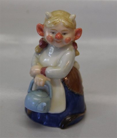 Royal Copenhagen figurine 0094 RC Troll, Mother with Kettel 9 cm (1249094)
