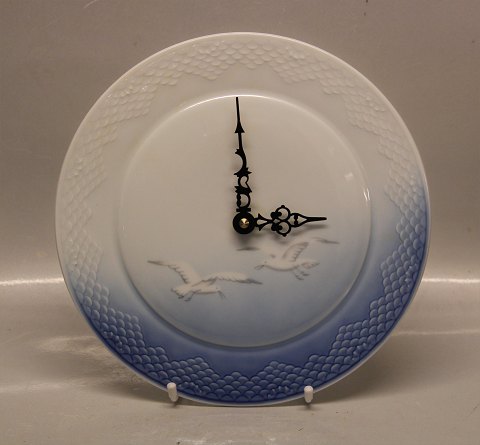 B&G Seagull Porcelain 
Wall Clock 7528-640 23.5 cm