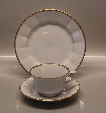 Palace   8500-1535 Cup and saucer 14.8 cm 8500-1161  (081-082) Royal Copenhagen 
White Angular pattern with double  trim   - Palads