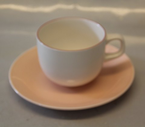 Red line 072 Cup 6.5 x 7.5 cm + ful light red saucer 14.8 cm (073)
Royal Copenhagen faience red top or red line -4 ALL Seasons