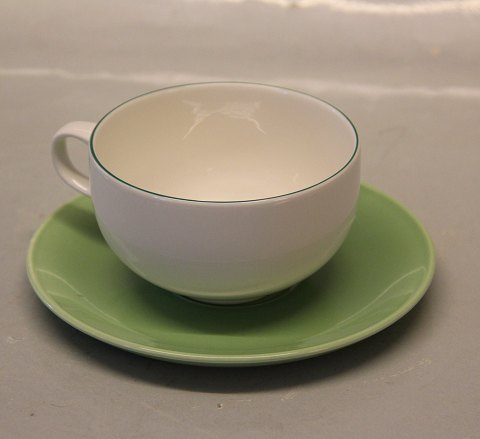 Green line 3074 Tea cup 6 x 10 cm (081 with saucer 15.5 cm (082) Royal 
Copenhagen faience green top  -4 ALL Seasons