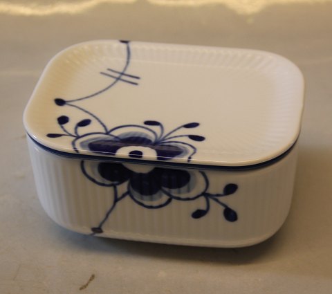 Blue Fluted MEGA Danish Porcelain 203-1 Butter box with lid, 6,8 cm x 13 cm 
(1016881) Mega Blue