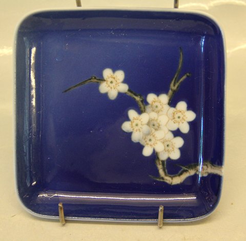 B&G Porcelain B&G 8580-455 Royal Blue tray  with fruit flowers 12 cm
