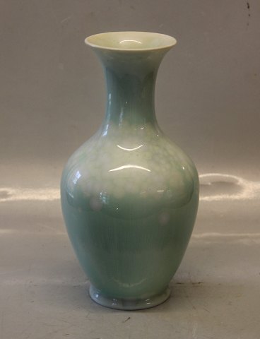 Kongelig Dansk  Kgl.  Vase 24 cm Mint grønt crystal glasur 21 - 3 - 1925 Søren 
Berg
