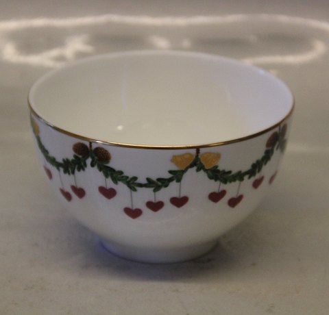 572 Bowl 6.5 x 11 cm / 30 cl (1017451) (1017437) (2503527) Star Fluted Christmas 
Royal Copenhagen 
