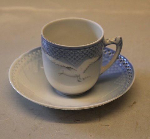 108 b Mocha cup  5.5 cm 0.75 dl 11,8 cm  and saucer with pierced border (463.5)
 B&G Seagull Porcelain without gold