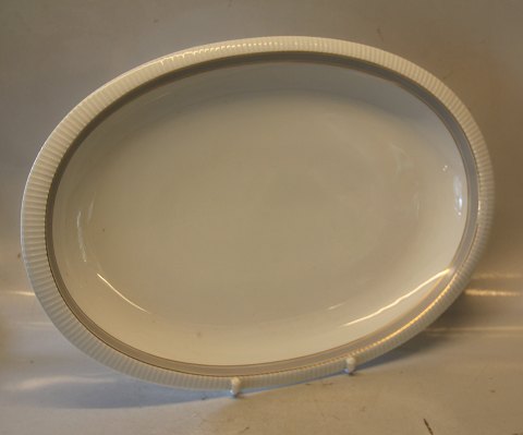 015 Stort ovalt stegefad 41 cm (315) Norma Hvid B&G  med grå kant og guld
