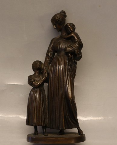 Bronzefigur 17.5 cm  "Moderkærlighed" Herman W. Bissen