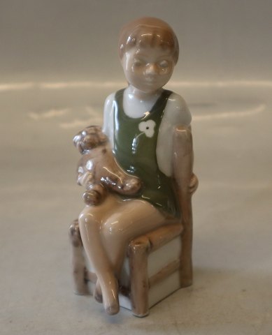 Royal Copenhagen 5195 RC Girl with Teddy 12 cm Hanne Varming Rare green version