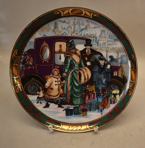 1992 RC Christmas in Denmark plate 21.2 cm Christmas Shopping Hans henrik Hansen 
HHH 
 Royal Copenhagen