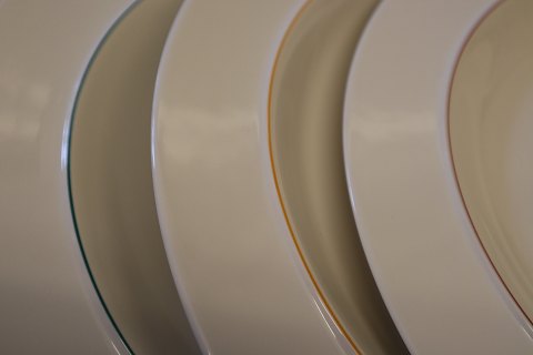 Coloured line 3047 Platter, round 33 cm (376)
 -4 ALL Seasons Royal Copenhagen faience Coloured Top