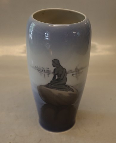 RC 4463 Vase  Little mermaid,  Langelinie 17 cm Royal Copenhagen 
