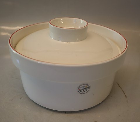 RED line 3086 Lidded dish 11 x 21 cm (172) - 4 ALL Seasons Royal Copenhagen 
faience Red Top