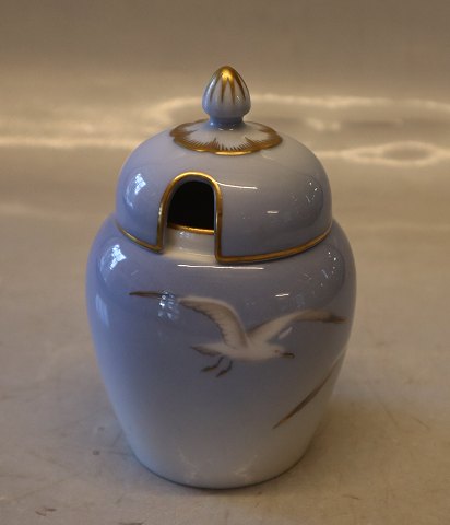 172 Marmalade box with lid 13 cm B&G Seagull Porcelain with gold