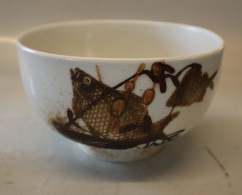 1053-5318 RC Alumnia Diana Stoneware bowl with fish 10 x 17 cm Nils Thorsson