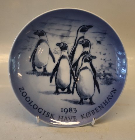 RC 1983 Zoo plate Penguin 7" Zoologisk have København 18 cm Royal Copenhagen