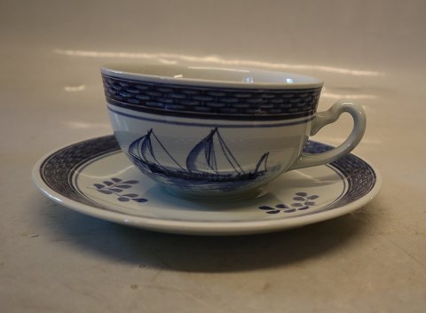 0957-46 Teacup and saucer 16.5 cm Aluminia Faience Tranquebar Navy # 46