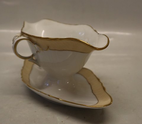 1650-688 Oval gravy boat on fixed stand with handle 25 x 10.5 cm Curved #788 beige Royal Copenhagen