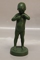 Keramik fra P. Ipsens Enke Kgl. Hof. Terracottafabrik 1843-1955
893 Påklædning 19 cm Adda Bonfils før 1927