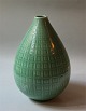 Aluminia kunstfajance 2631 Marselis Grøn Vase, stor pæreformet med små kvadrater 
21 x 15 cm Nils Thorsson 1953