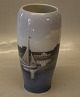 Kongelig Dansk 4468 Kgl. Vase sejlskib foran hovedgaard 17 cm