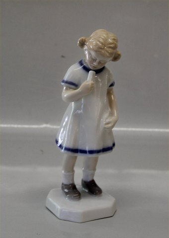 Klosterkælderen - B&G Figurine * B&G 2470 Girl with ice lolly 18.5
