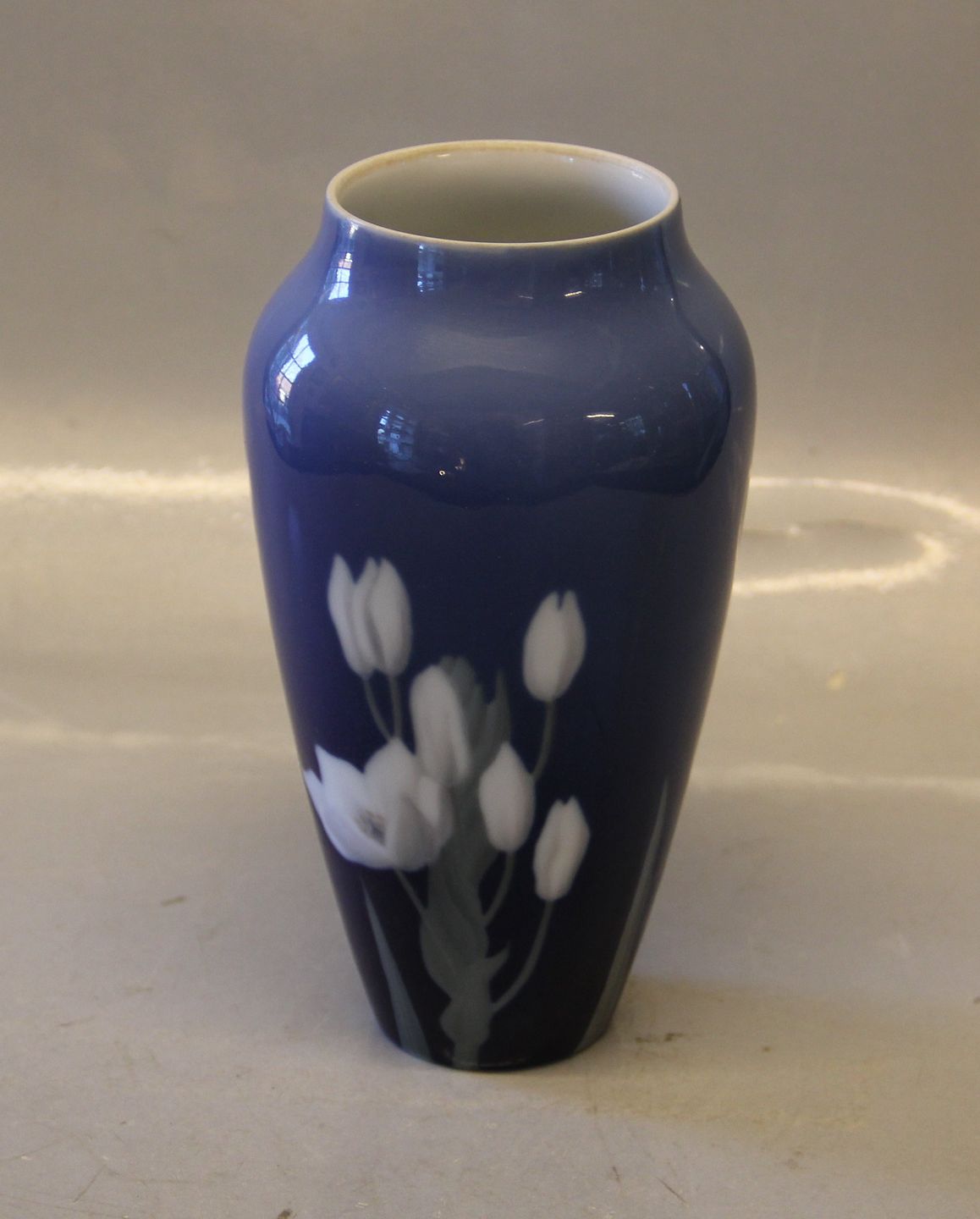 Klosterkælderen - B&G Porcelain B&G 4256-45 Royal Blue vase 17 cm Decorated with snowdrop - B&G Porcelain B&G 4256-45 Royal Blue vase 17 cm Decorated snowdrop
